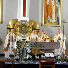 Jakie zadania spełniają biskupi w Kościele katolickim i ich znaczenie