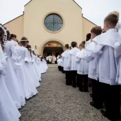 Od kiedy komunia w kościele: historia i kontrowersje praktyki